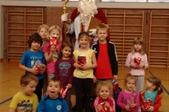 Nikolaus_besuchte_DJK_Kinderturnen_sliced